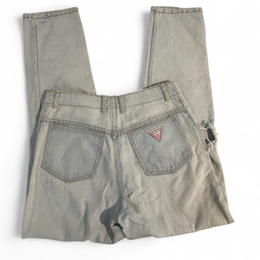 Vintage 90s Guess jeans in light wash - Picture 2 of 3